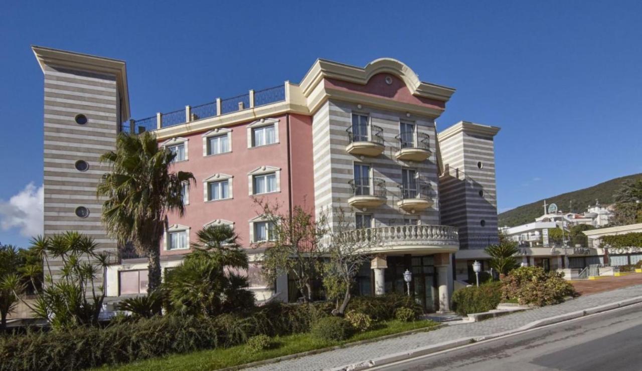 San Giovanni Rotondo Palace - Alihotels Εξωτερικό φωτογραφία